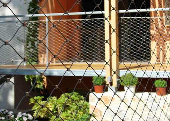 Het aangepaste flexibele netwerk van de de draadkabel van het balustraderoestvrije staal voor balkon met metalen kap 2,0 het gat van mm 50*50 mm