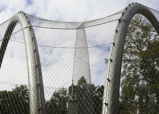 Niet-roestend 2,0 mm roestvrij staaldraadnetwerkmetalen kap aangepast