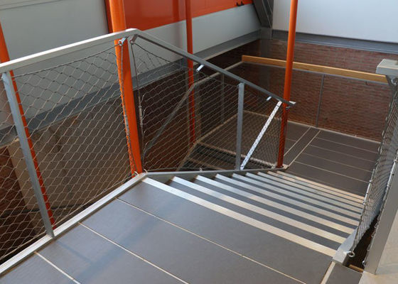 Roestwerende trap RVS touwgaas 50 x 50 mm gat