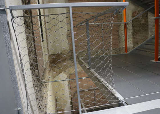 Aangepaste Veiligheid die met Ss 316 het Netwerk van de Metalen kapkabel 2,0 Mm-Draad opleveren