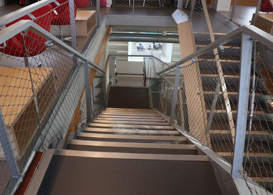 Roestvrij staalss304 Trap die met de Kabelnetwerk van de Metalen kapkabel 2,0 Mm-Draad opleveren