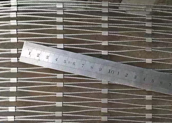 Aangepaste Flexibiliteitskabel 2.5mm Roestvrij staalmetalen kap Mesh Non Rusting For Fencing