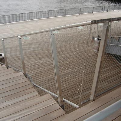 Decoratieve 7 X 7 roestvrijstalen ferrule touw mesh flexibele omheining voor trapleuning