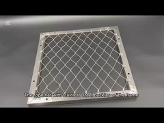 Hoe ziet het RVS staalkabelnet voor trappen eruit?